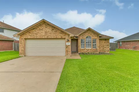 2436 Caroline St, Dickinson, TX 77539