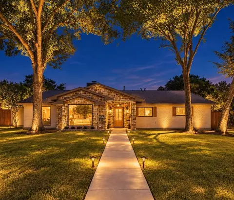 10823 Chimney Rock Rd, Houston, TX 77096