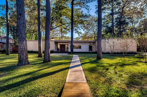 11535 Green Oaks Dr, Piney Point Village, TX 77024