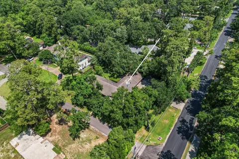 11902 Laurie Ln, Houston, TX 77024