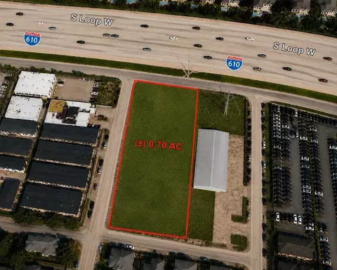 9603 Riddlewood Ln, Houston, TX 77025