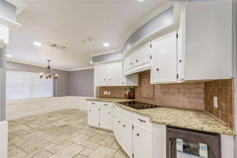 Kitchen - 5307 Boyce Springs Dr, Houston, TX 77066 photo 2 of 3