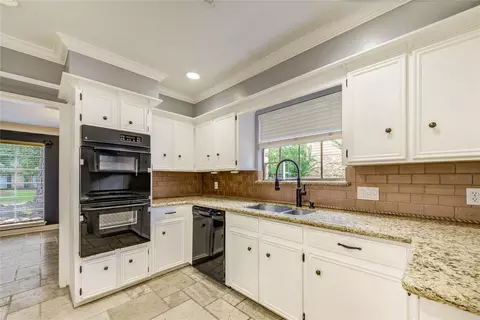 Kitchen - 5307 Boyce Springs Dr, Houston, TX 77066 photo 1 of 3