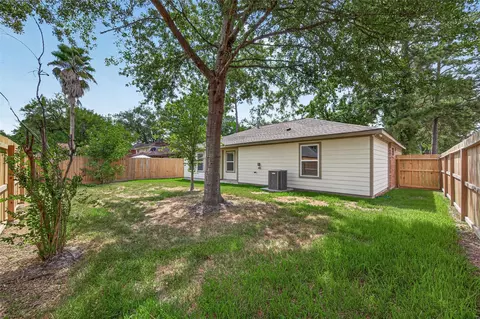 Exterior - 24130 Spring Mill Ln, Spring, TX 77373 photo 9 of 10