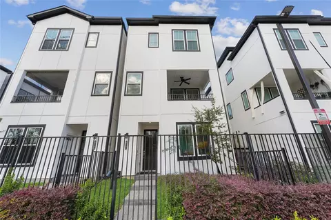 2704 Grand Fountains Dr #H, Houston, TX 77054