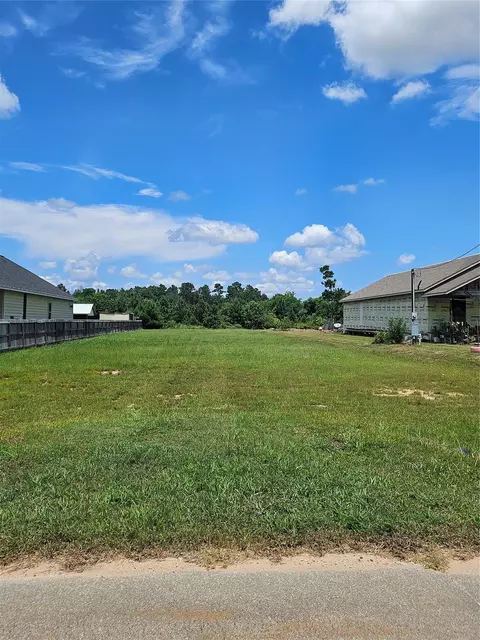 131 County Road 5009, Cleveland, TX 77327