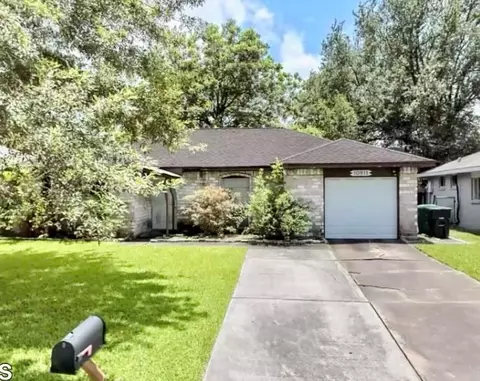 10911 Corona Ln, Houston, TX 77072