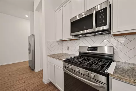 Kitchen - 3631 Springview Dr, Rosenberg, TX 77469 photo 3 of 5