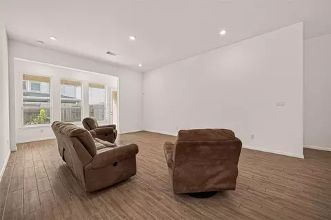 Living - 3631 Springview Dr, Rosenberg, TX 77469 photo 1 of 9