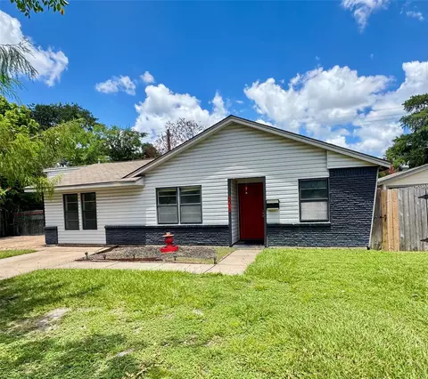 6018 W 43rd St, Houston, TX 77092