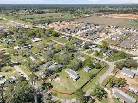 View/Area - 606 S Pine Hill St, Pinehurst, TX 77362 photo 5 of 7