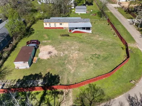 606 S S Pine Hill St, Pinehurst, TX 77362