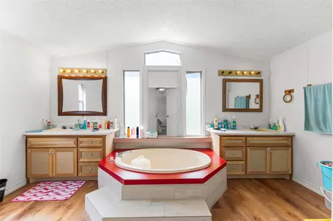 Bath - 606 S Pine Hill St, Pinehurst, TX 77362 photo 1 of 2