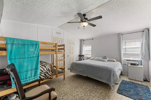 Bedroom - 606 S Pine Hill St, Pinehurst, TX 77362 photo 1 of 2