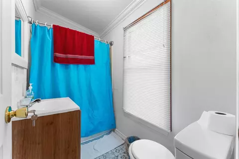 Bath - 606 S Pine Hill St, Pinehurst, TX 77362 photo 2 of 2