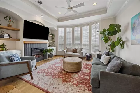 2102 Stacy Knl, Houston, TX 77008
