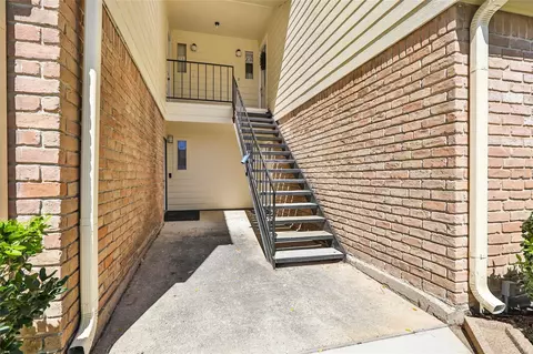 14515 Wunderlich Dr #207, Houston, TX 77069
