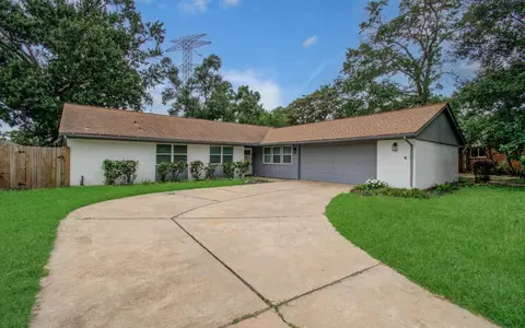 10415 Westray St, Houston, TX 77043