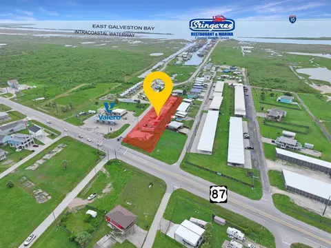 1012 N Stingaree Dr, Crystal Beach, TX 77650