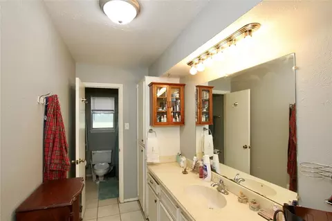 Bath - 20510 Kickapoo Rd, Waller, TX 77484 photo 1 of 2