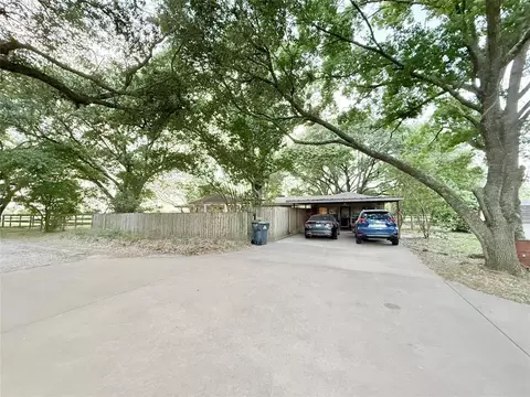 Exterior - 20510 Kickapoo Rd, Waller, TX 77484 photo 5 of 11