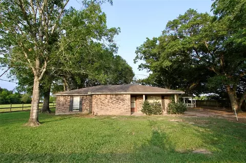 Exterior - 20510 Kickapoo Rd, Waller, TX 77484 photo 4 of 11