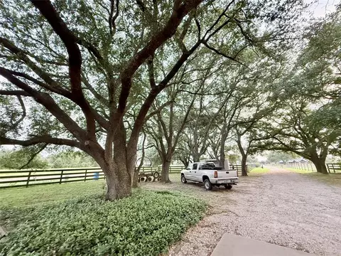 Exterior - 20510 Kickapoo Rd, Waller, TX 77484 photo 1 of 11
