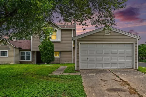 8404 Forest Ridge Dr, San Antonio, TX 78239