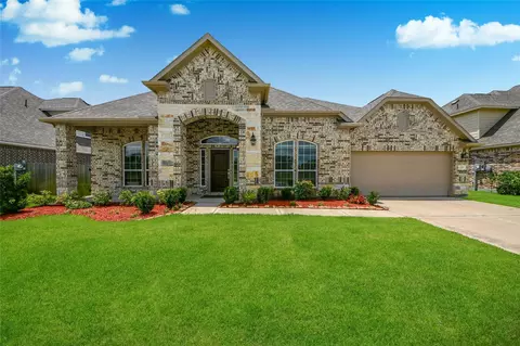 1577 Elm Ct, Angleton, TX 77515