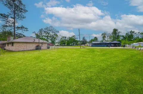 8021 Locksley Rd, Houston, TX 77078