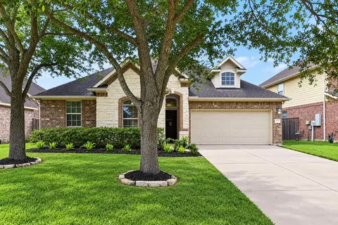 2203 Summit Pass Ln, League City, TX 77573