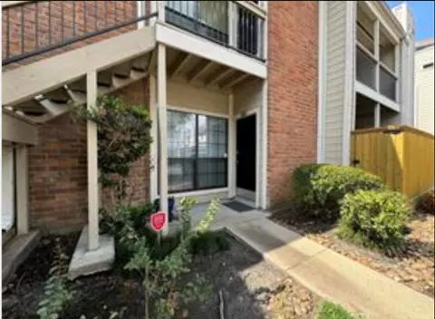 2001 Bering Dr #7E, Houston, TX 77057