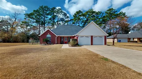119 Oakdale Dr, Silsbee, TX 77656
