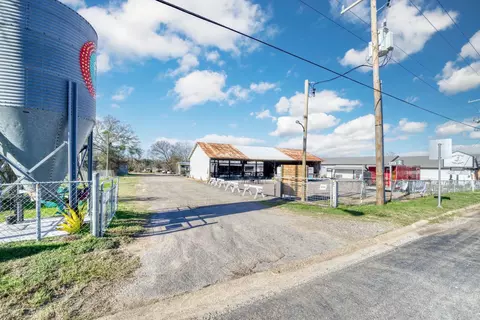 710 S May St, Madisonville, TX 77864