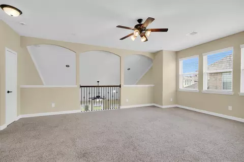 Living - 25314 Pineglen Terrace Dr, Spring, TX 77389 photo 9 of 9