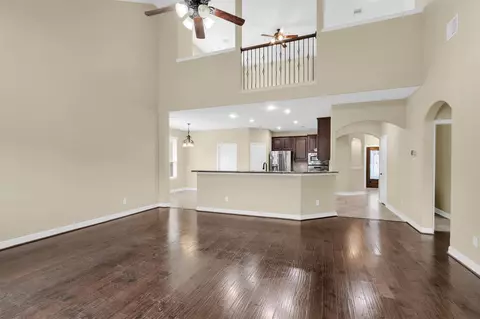 Living - 25314 Pineglen Terrace Dr, Spring, TX 77389 photo 4 of 9