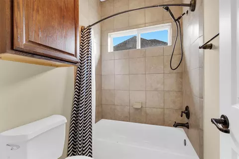 Bath - 25314 Pineglen Terrace Dr, Spring, TX 77389 photo 6 of 7