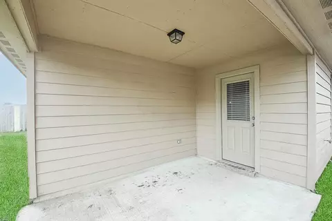 Exterior - 2203 Treasure Mountain Dr, Spring, TX 77388 photo 5 of 6