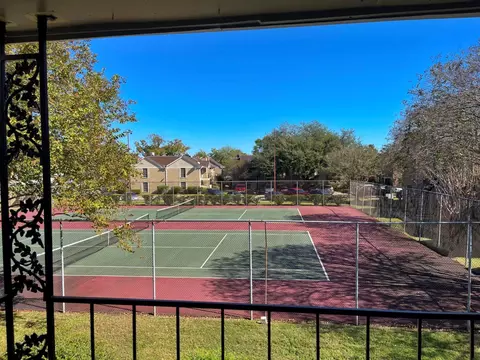 2800 Jeanetta St #1110, Houston, TX 77063