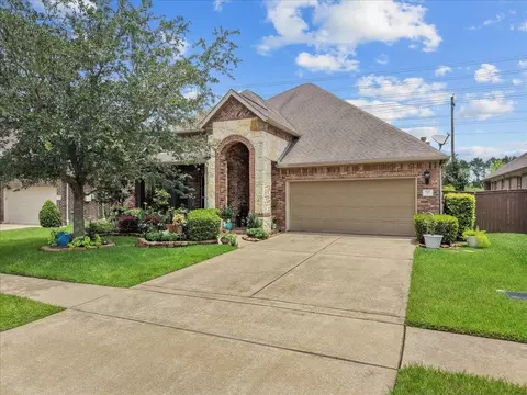 Exterior - 521 E Frk, Webster, TX 77598 photo 2 of 4