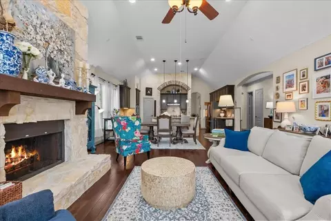Living - 521 E Frk, Webster, TX 77598 photo 4 of 5