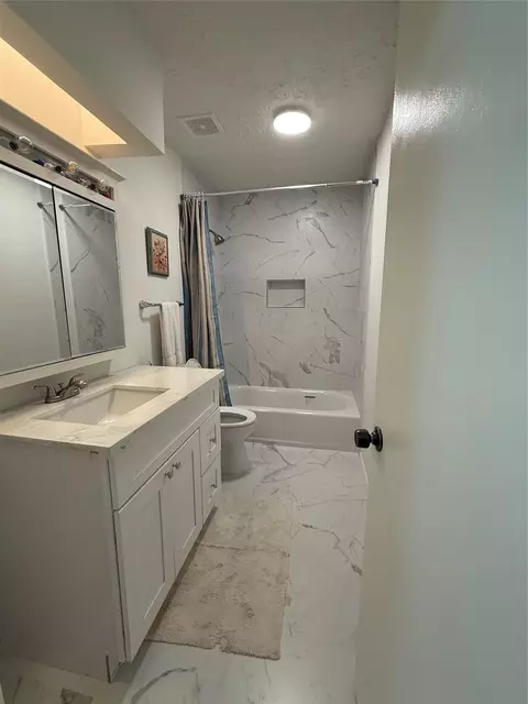 1303 Sterling Green Ct, Houston, TX 77015