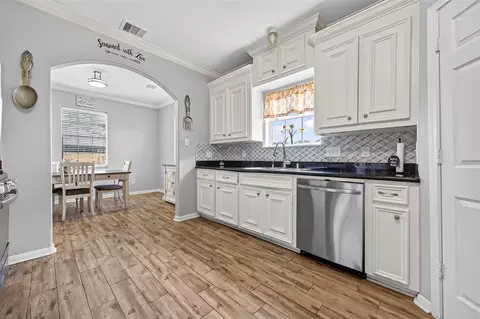 Kitchen - 3418 Lockgate Dr, Spring, TX 77388 photo 4 of 5