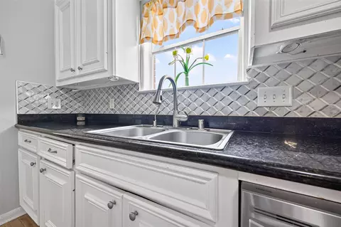 Kitchen - 3418 Lockgate Dr, Spring, TX 77388 photo 3 of 5