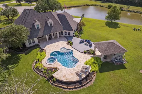 2904 Bridle Path Ln, Friendswood, TX 77546