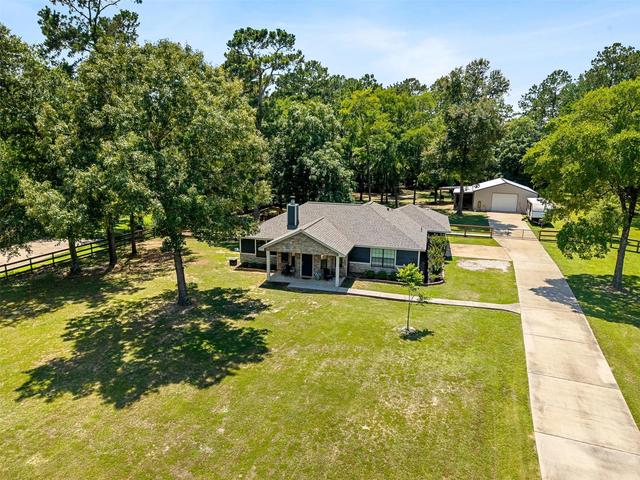 11414 Oak Springs Dr, Willis, TX 77378