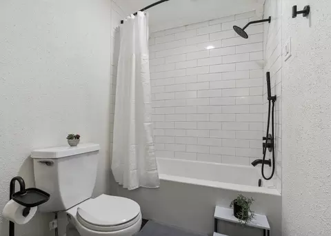 Bath - 6434 Lynngate Dr, Spring, TX 77373 photo 3 of 5