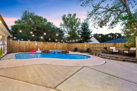 Exterior - 6434 Lynngate Dr, Spring, TX 77373 photo 4 of 4