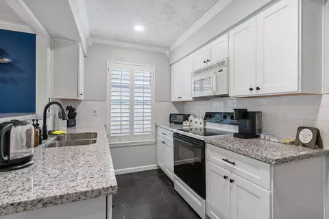 Kitchen - 6434 Lynngate Dr, Spring, TX 77373 photo 2 of 2