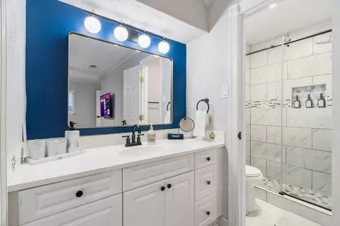 Bath - 6434 Lynngate Dr, Spring, TX 77373 photo 4 of 5